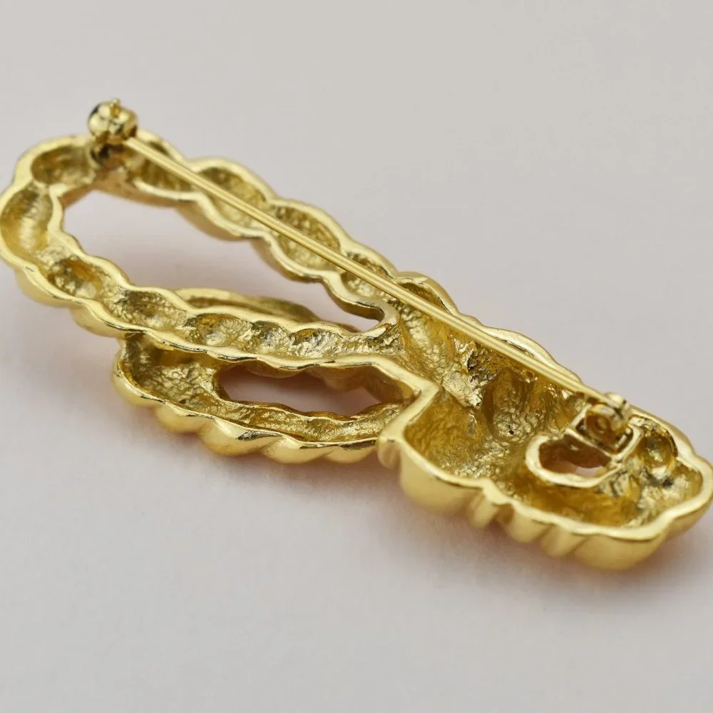 Rope knot brooch gold, large quirky lapel pin for women, 60s vintage jewelry